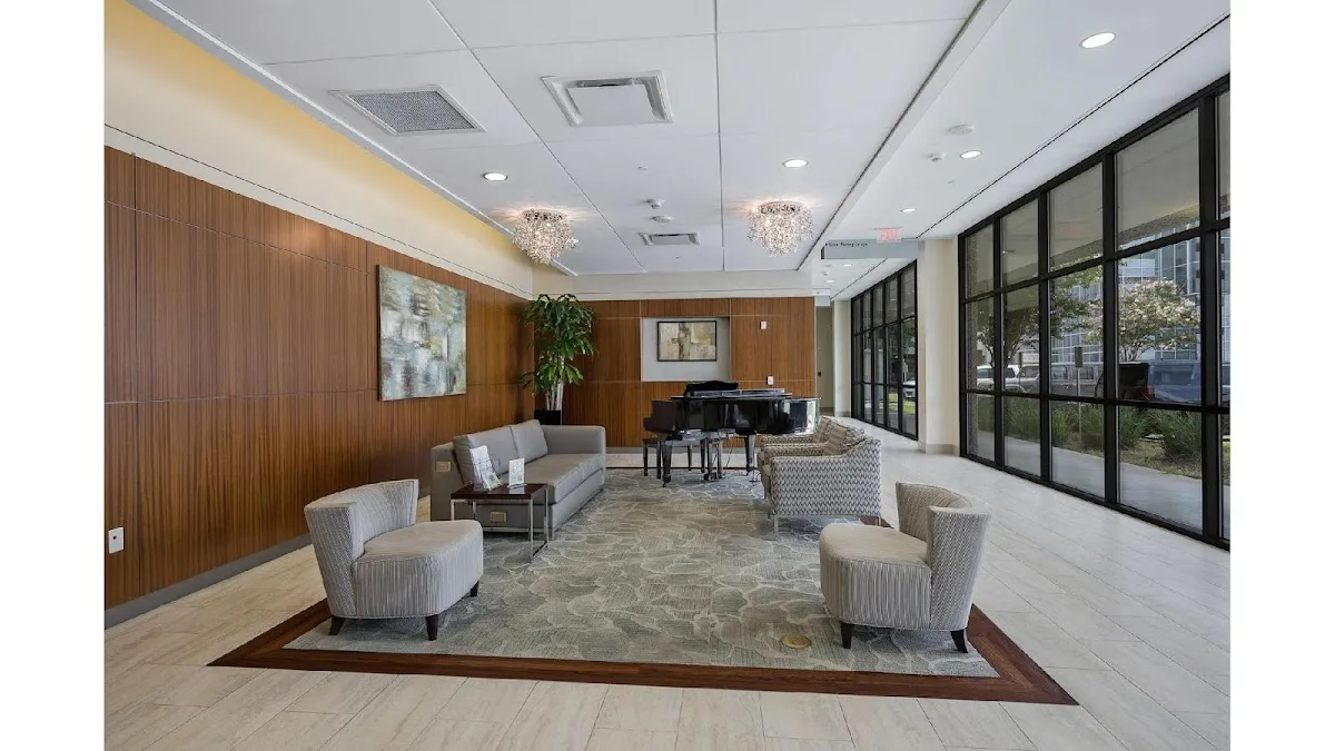 River Oaks Hospital & Clinics
