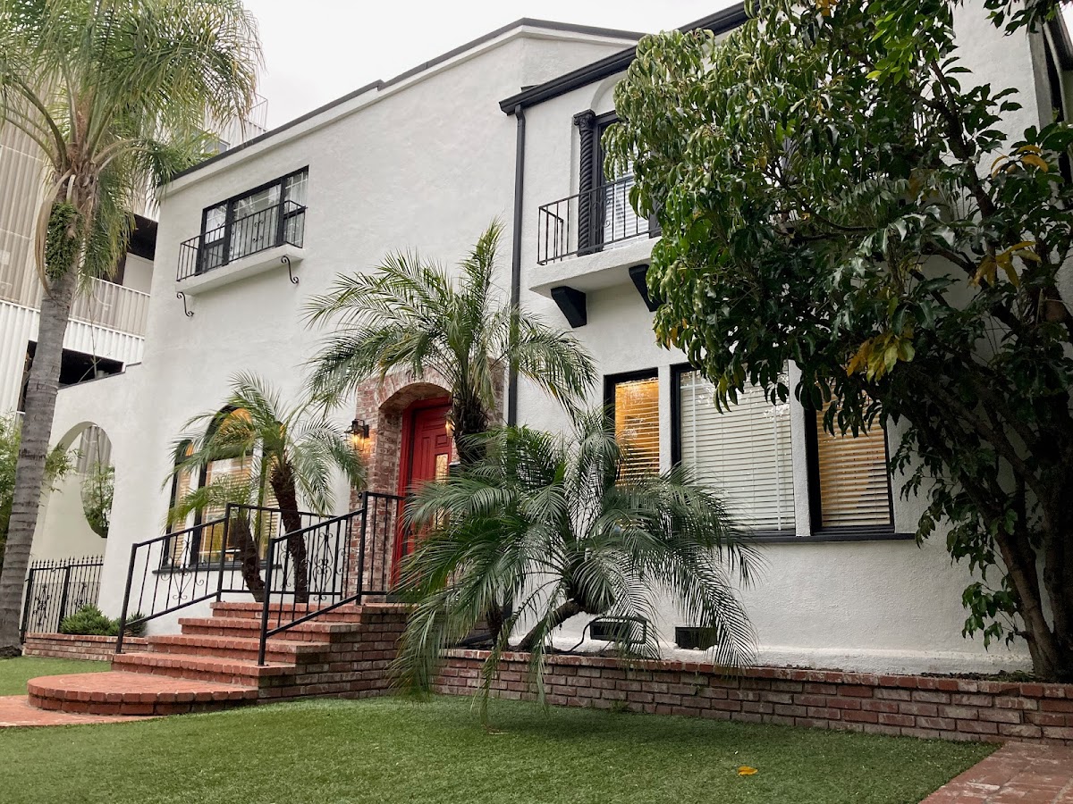 New Life House - Los Angeles Sober Living - Photo 2