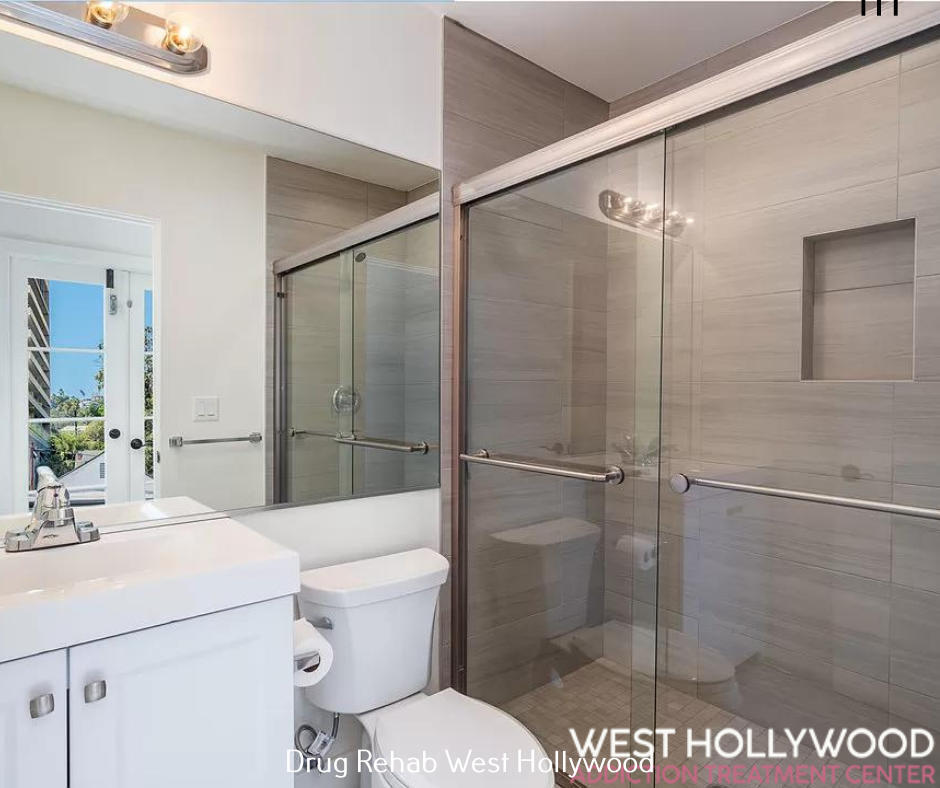West Hollywood ATC - Photo 3