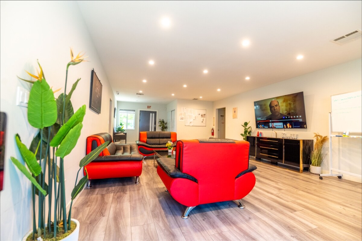 LA Wellness Home - Photo 2