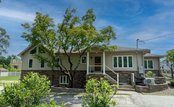 Bay Homes Sober Living - Photo 1