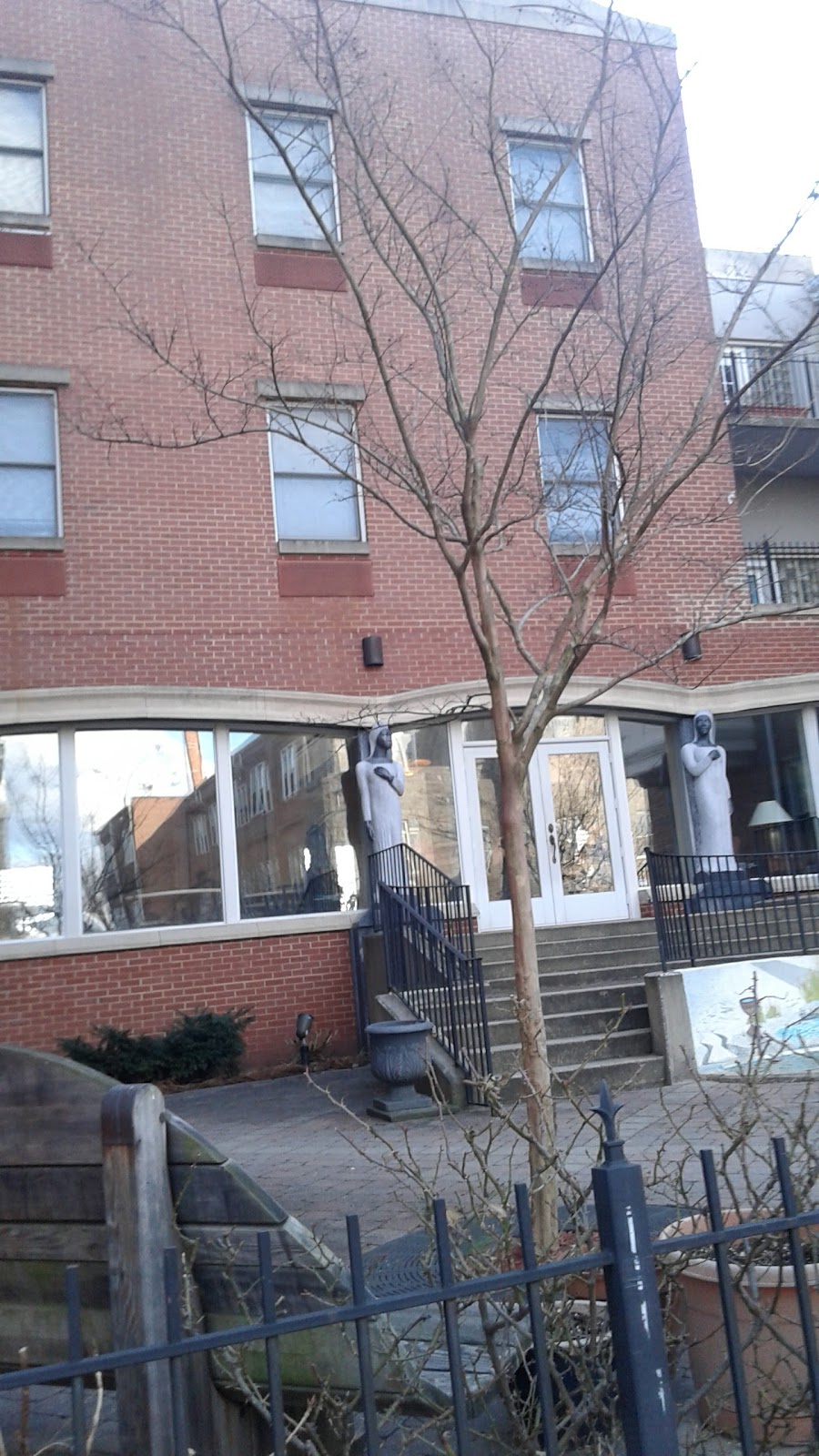Marian House - Photo 2